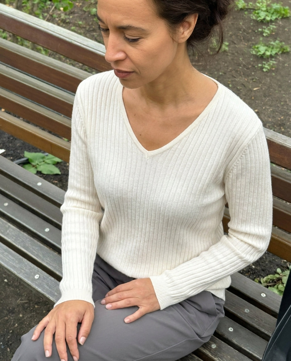 The Pellinore Cotton Sweater - V-Neck